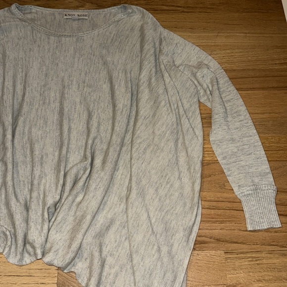 Pretty Knox Rose Grey Tunic / Shawl / Top - Picture 2 of 5